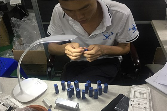 蓝牙耳机模具厂&mdash;&mdash;博腾纳更愿倾心为您服务