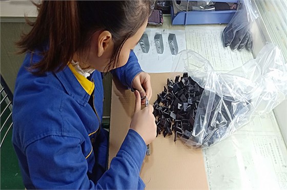 塑胶模具制造厂&mdash;&mdash;技术在线就要软硬&ldquo;通吃&rdquo;