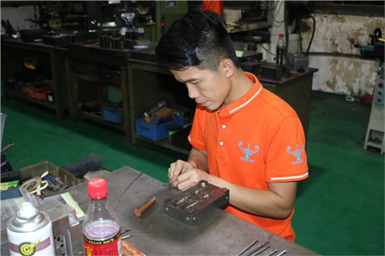 博腾纳注塑模具厂&mdash;&mdash;13年定制经验，更对味您的需求