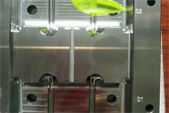 博腾纳塑胶模具加工厂：13年专注为客户打造品质模具