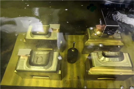 博腾纳蓝牙耳机模具厂，12道QC质检工序品质有保障