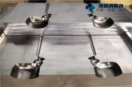 博腾纳蓝牙耳机模具承诺：耳机有分模线，你看不见！