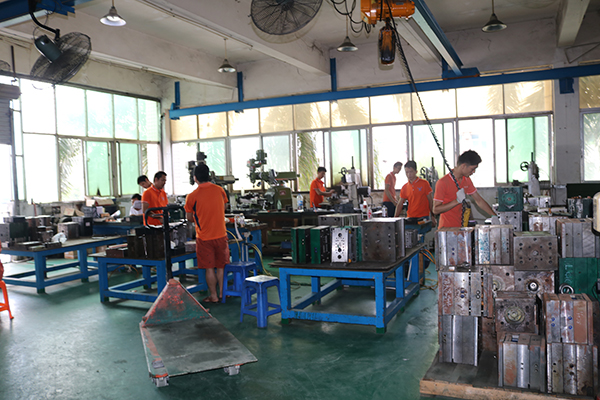 塑胶模具厂博腾纳&mdash;&mdash;匠心打造模具