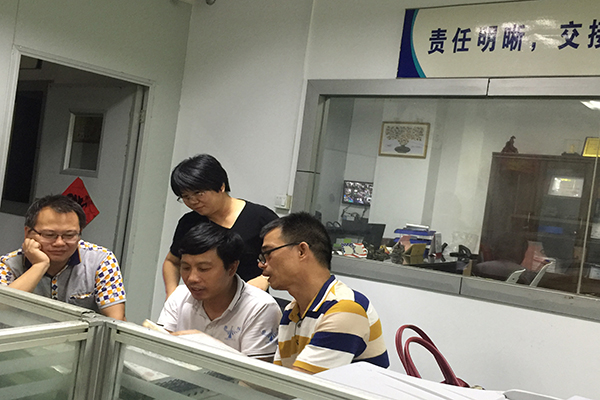 珠三角塑胶模具定制厂家，就是省心省力还省时?。?！