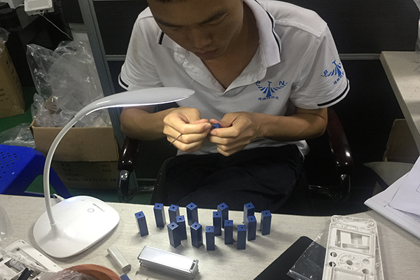 蓝牙耳机模具厂&mdash;&mdash;博腾纳更愿倾心为您服务