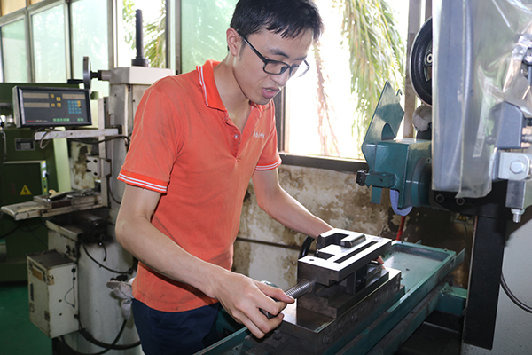 塑胶模具知识&mdash;&mdash;博腾纳教你如何降低生产无效工时！