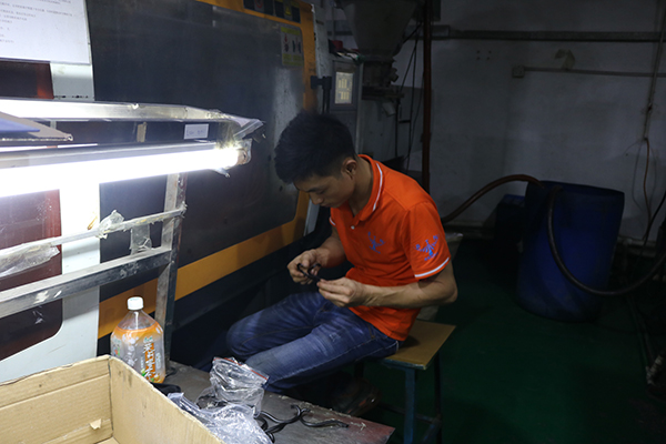 塑胶模具厂&mdash;&mdash;博腾纳匠心打造模具