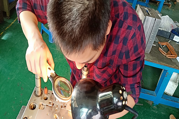 博腾纳塑胶模具厂&mdash;&mdash;12道QC质检，品质有保障