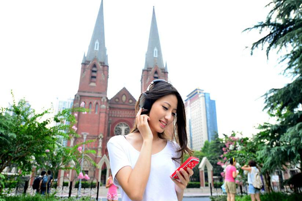 塑胶模具厂博腾纳&mdash;&mdash;13年专业的蓝牙耳机开模厂商