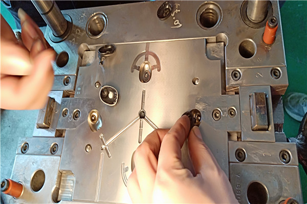 有实力的塑胶模具厂&mdash;&mdash;博腾纳更是您定制高端模具首选厂家