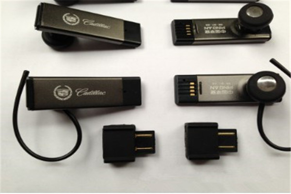 蓝牙耳机模具厂哪家行？深圳博腾纳出品：有分模线，你看不见！